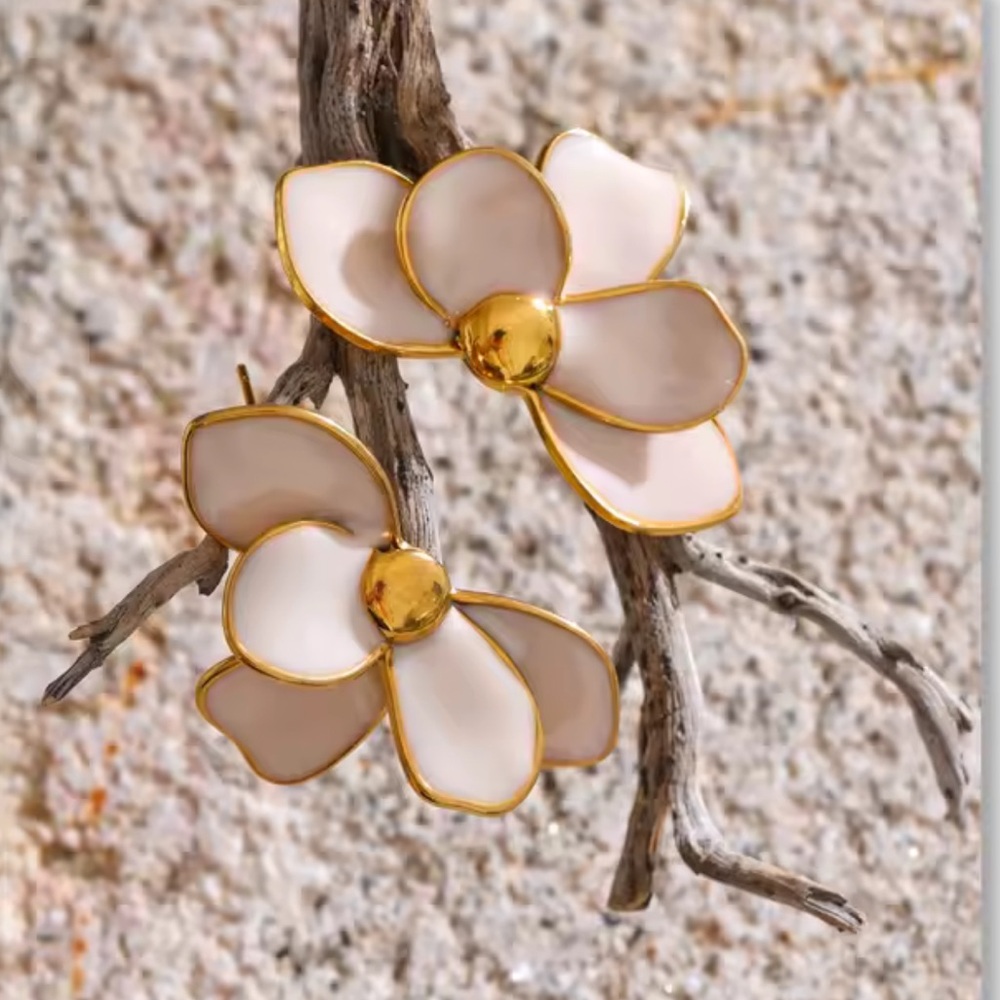 Romantic Petal Cream Flower Stud Earrings – Gold Trim Statement Earrings
